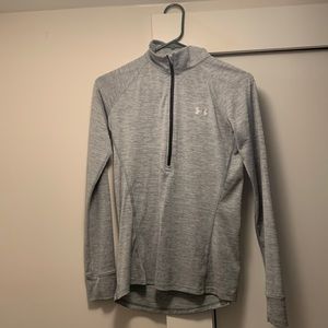 Woman’s XS under armor long sleeve zip up